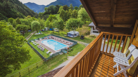 zwembad comfortabel voorzieningen luxe relax